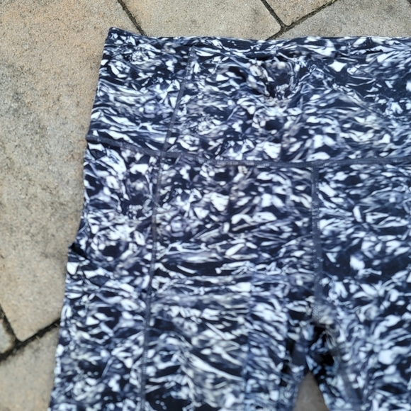 Lululemon Fast & Free 7/8 Tight II *Nulux 25" 8 - Picture 3 of 10